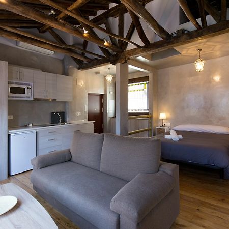 Los Lobos Suites Apartamentos Granada Ngoại thất bức ảnh