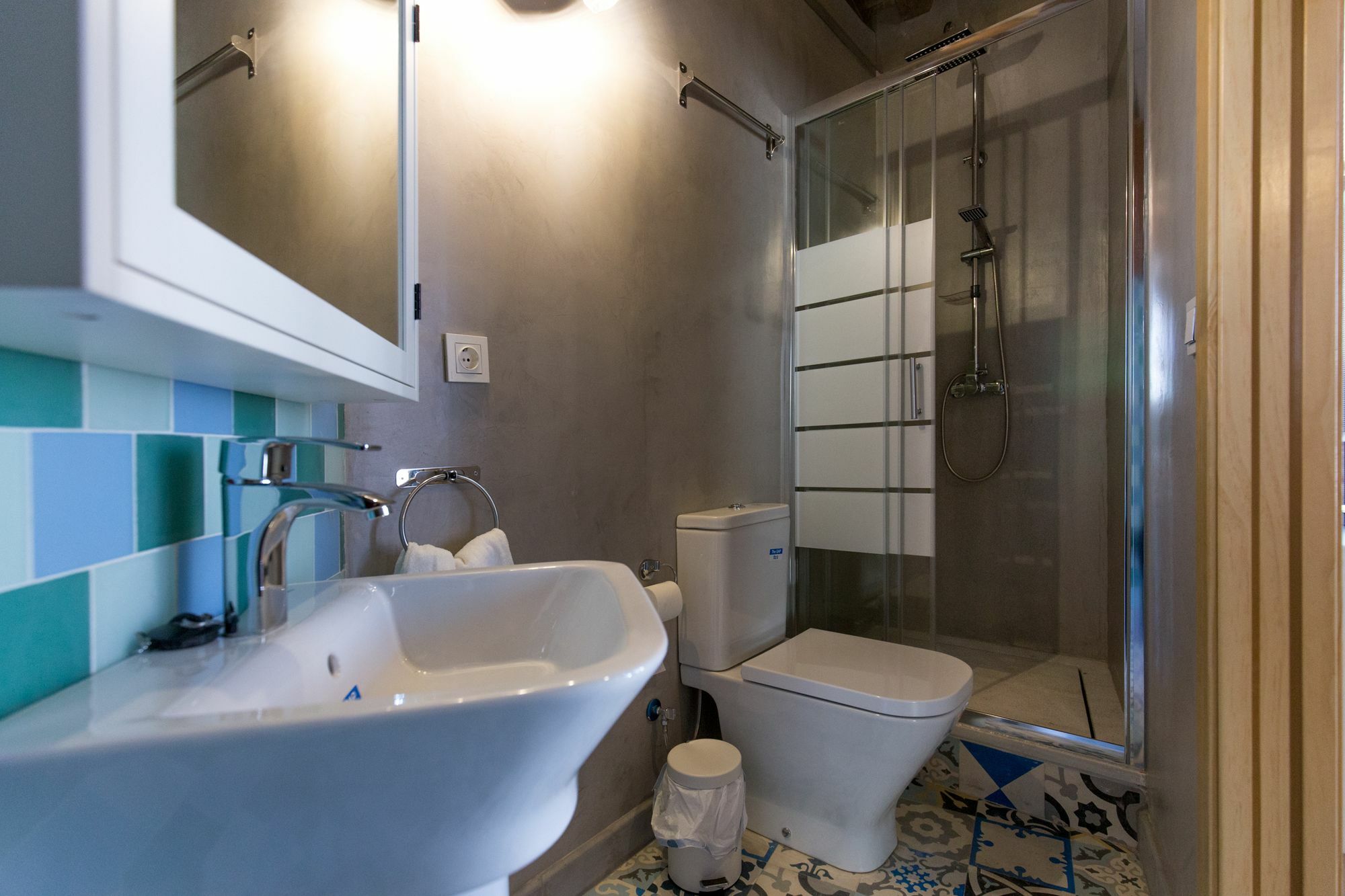 Los Lobos Suites Apartamentos Granada Ngoại thất bức ảnh
