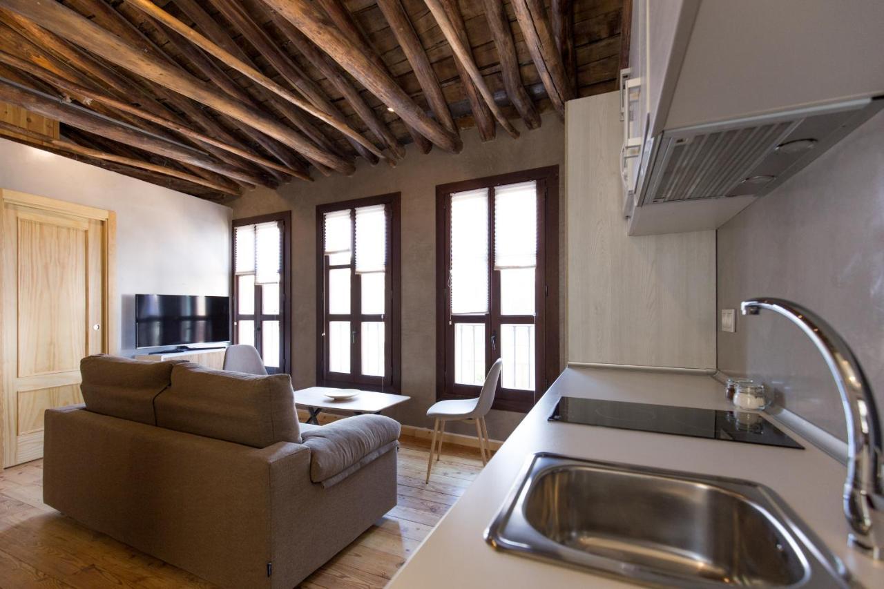 Los Lobos Suites Apartamentos Granada Ngoại thất bức ảnh