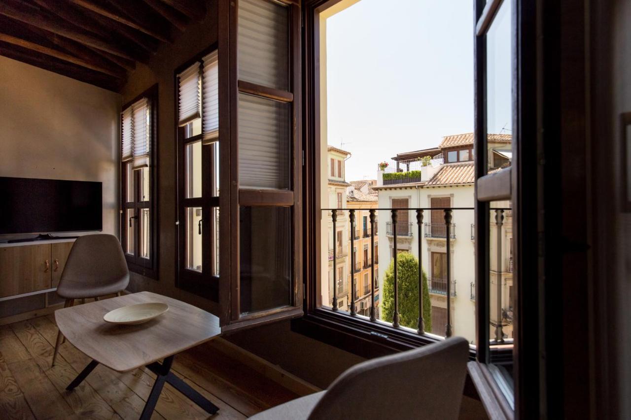 Los Lobos Suites Apartamentos Granada Ngoại thất bức ảnh