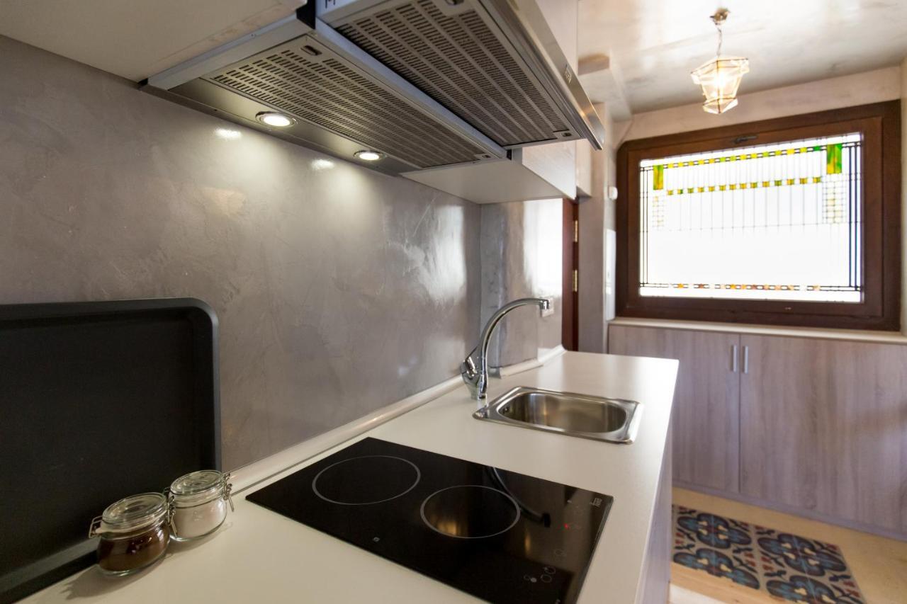 Los Lobos Suites Apartamentos Granada Ngoại thất bức ảnh